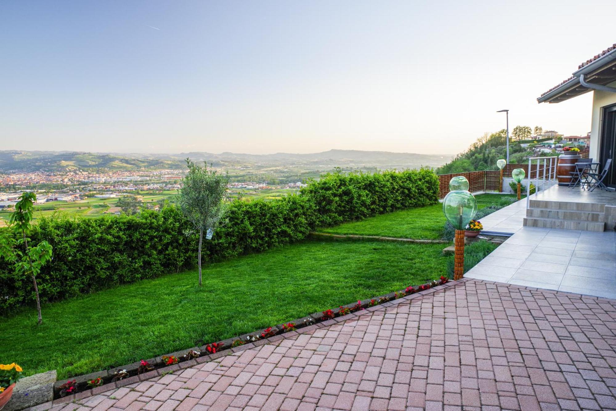 Vista Langhe - Cerratohouses グアレーネ エクステリア 写真